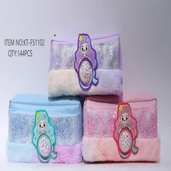 Girl school pouch  thumbnail